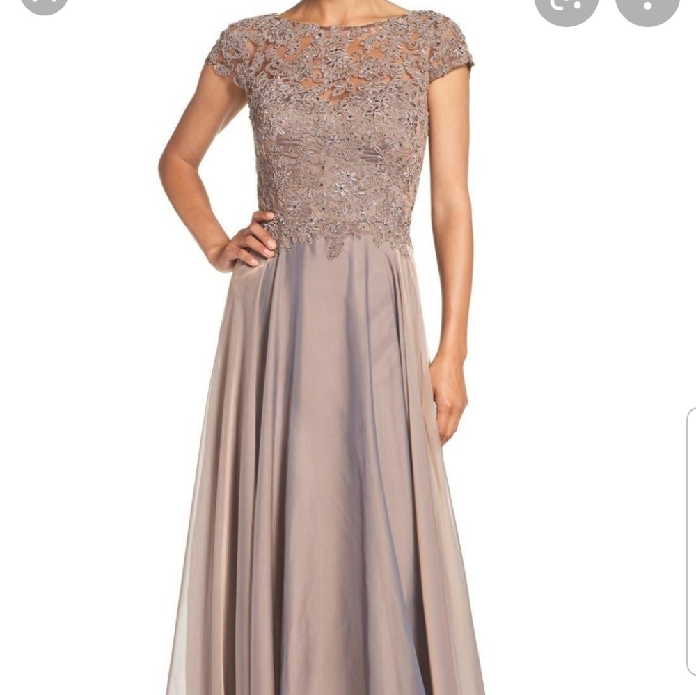 La Femme Lace & Satin A-Line Gown SZ 0 NWT